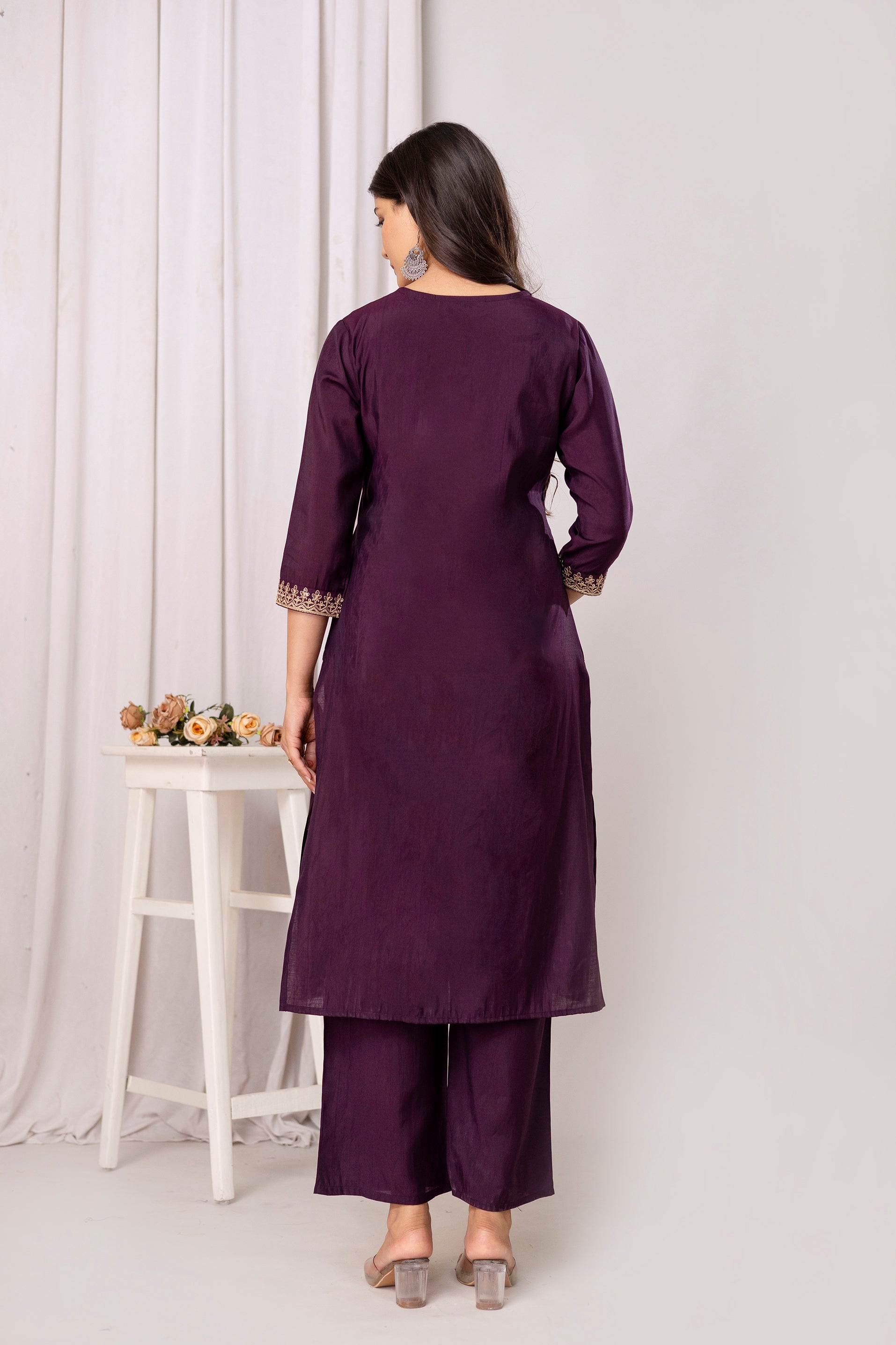 Modal Chanderi embroidered kurta pant dupatta set.