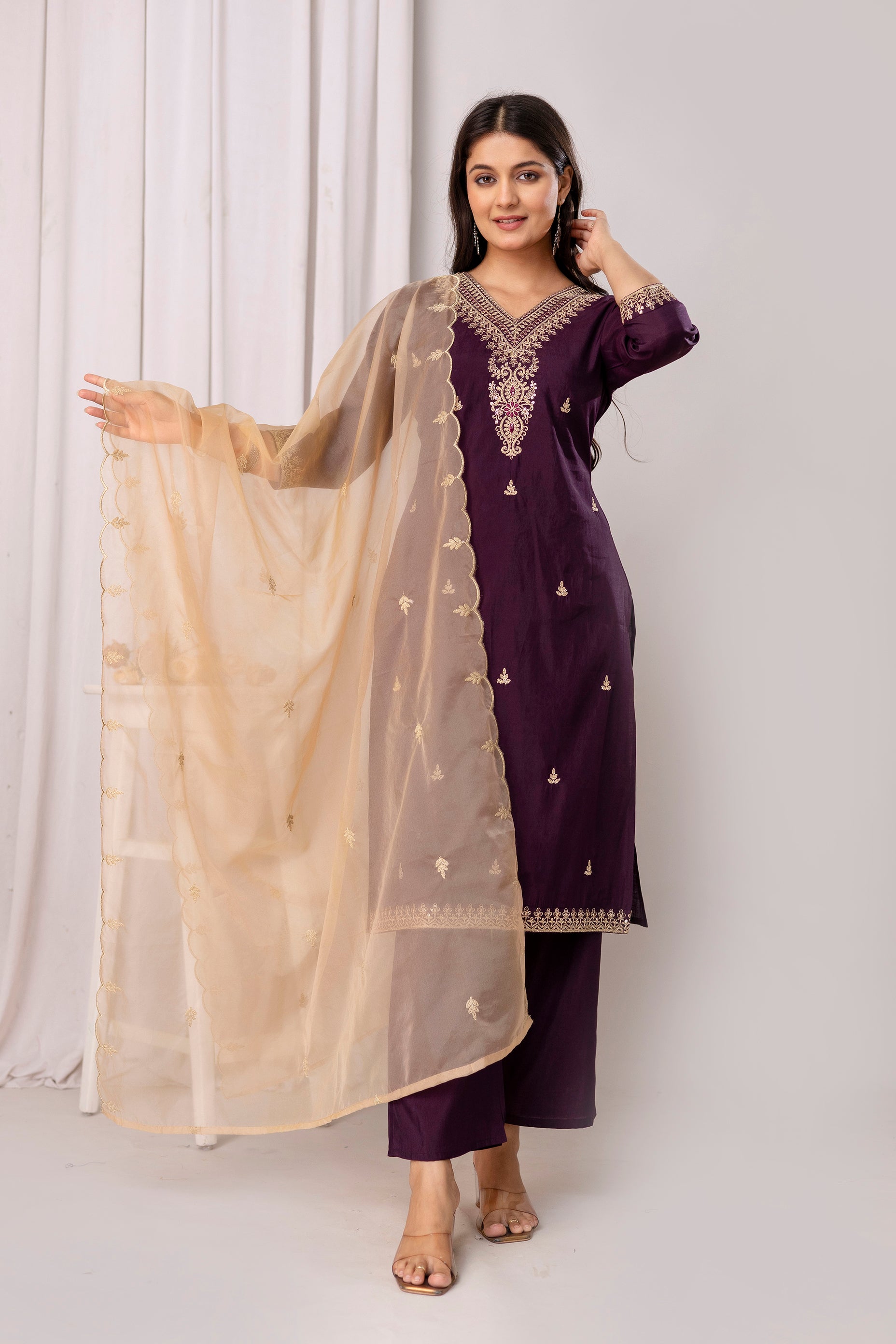 Modal Chanderi embroidered kurta pant dupatta set.