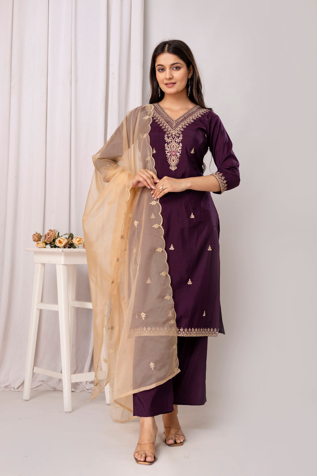 Modal Chanderi embroidered kurta pant dupatta set.