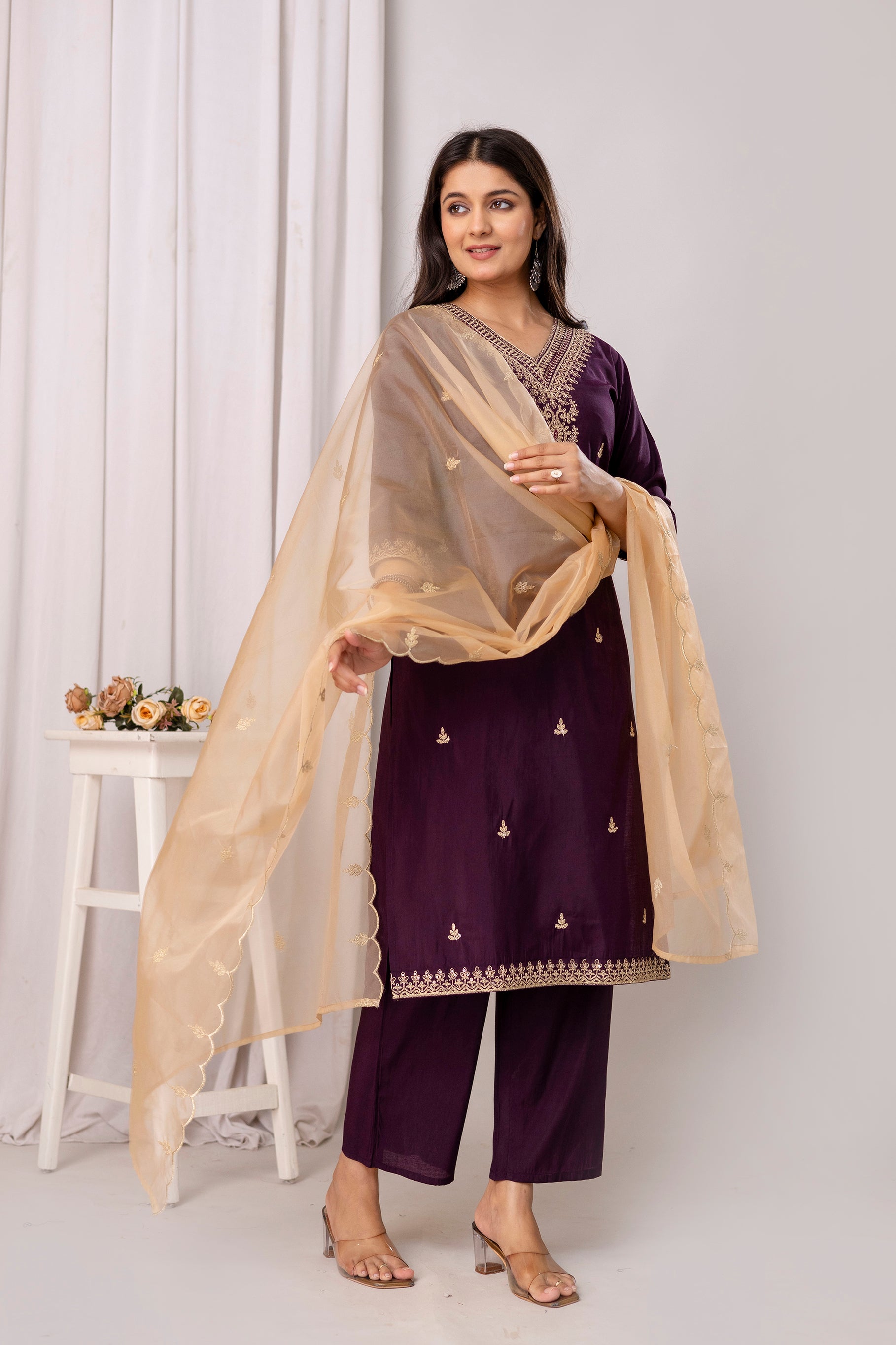 Modal Chanderi embroidered kurta pant dupatta set.