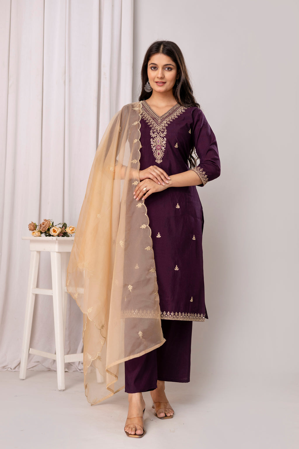 Modal Chanderi embroidered kurta pant dupatta set.