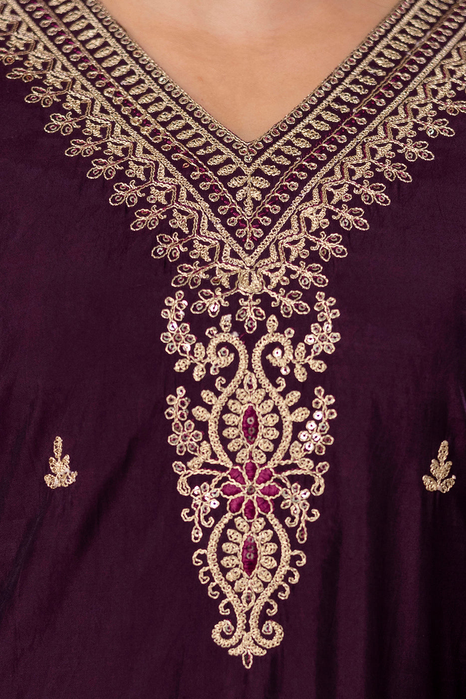 Modal Chanderi embroidered kurta pant dupatta set.