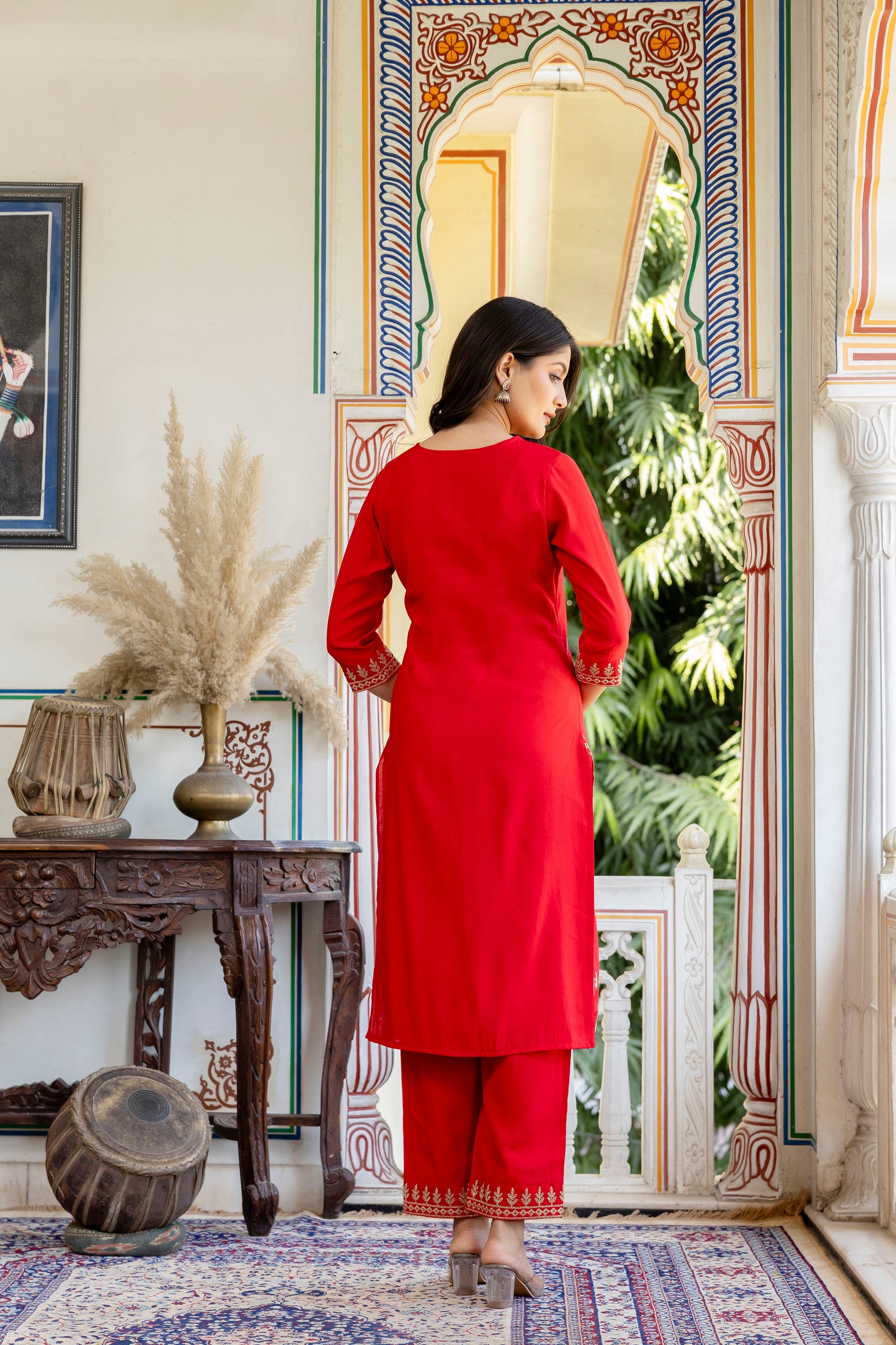 Modal Chanderi embroidered kurta pant dupatta set.