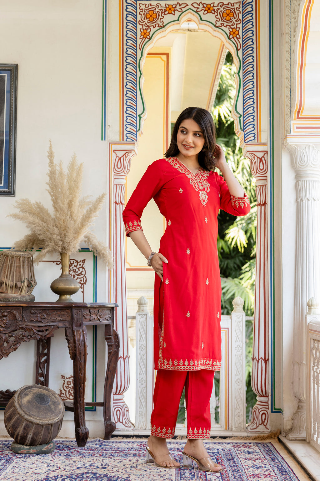Modal Chanderi embroidered kurta pant dupatta set.