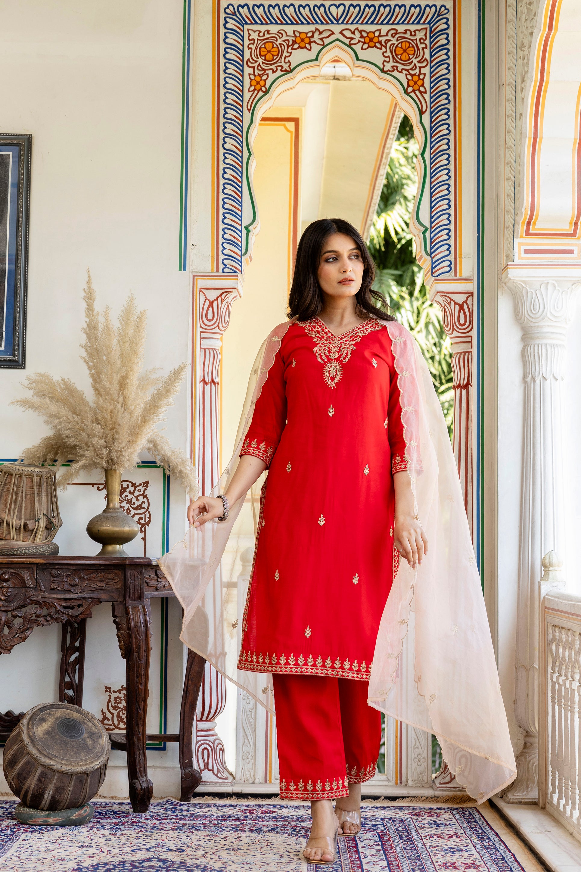 Modal Chanderi embroidered kurta pant dupatta set.
