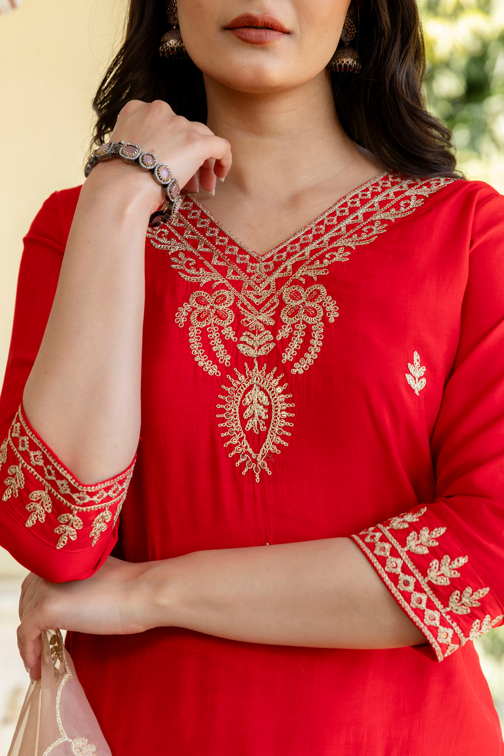 Modal Chanderi embroidered kurta pant dupatta set.