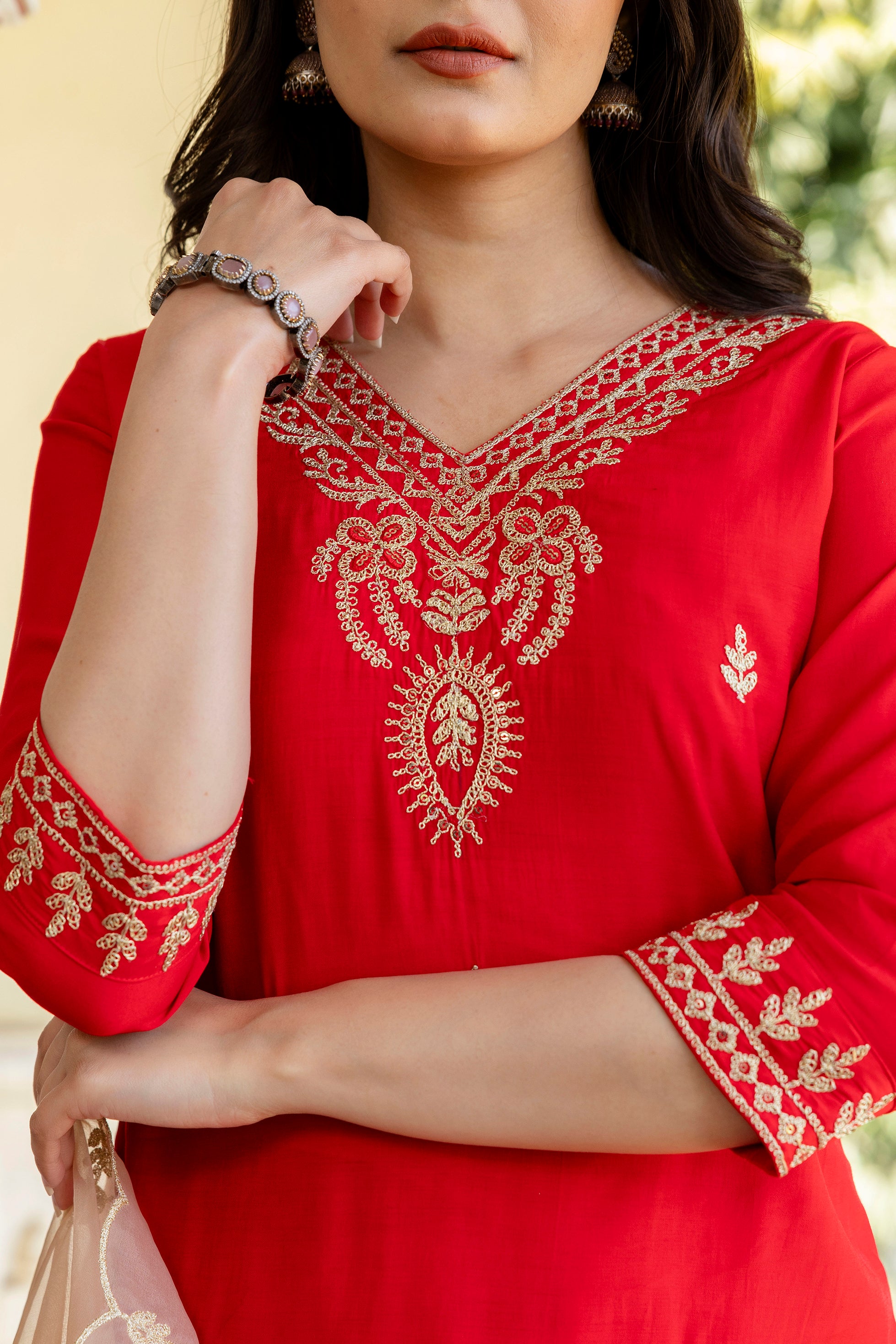 Modal Chanderi embroidered kurta pant dupatta set.